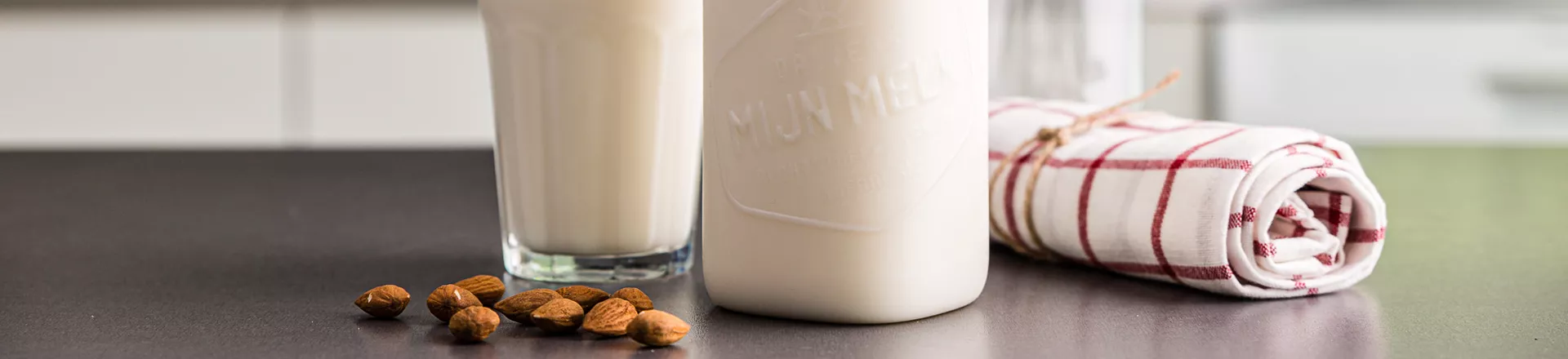 Mjölkflaska i PET till mejeriprodukter och andra typer av vätskor