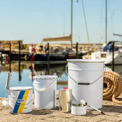 Plåthinkar med tryck som passar bra till färg och annat byggmaterial