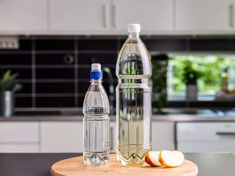 Sodavandsflaske i PET, der er perfekt til kulsyreholdige drikke, både sodavand og kulsyreholdigt vand