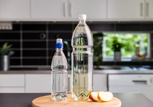 Läskflaska i PET som passar perfekt till kolsyrade drycker, både läsk och kolsyrat vatten