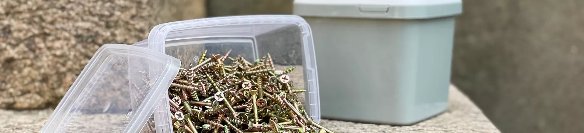 Plastburk till skruv och plugg