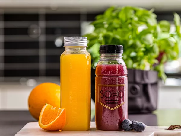 Juiceflaskor med skruvkork
