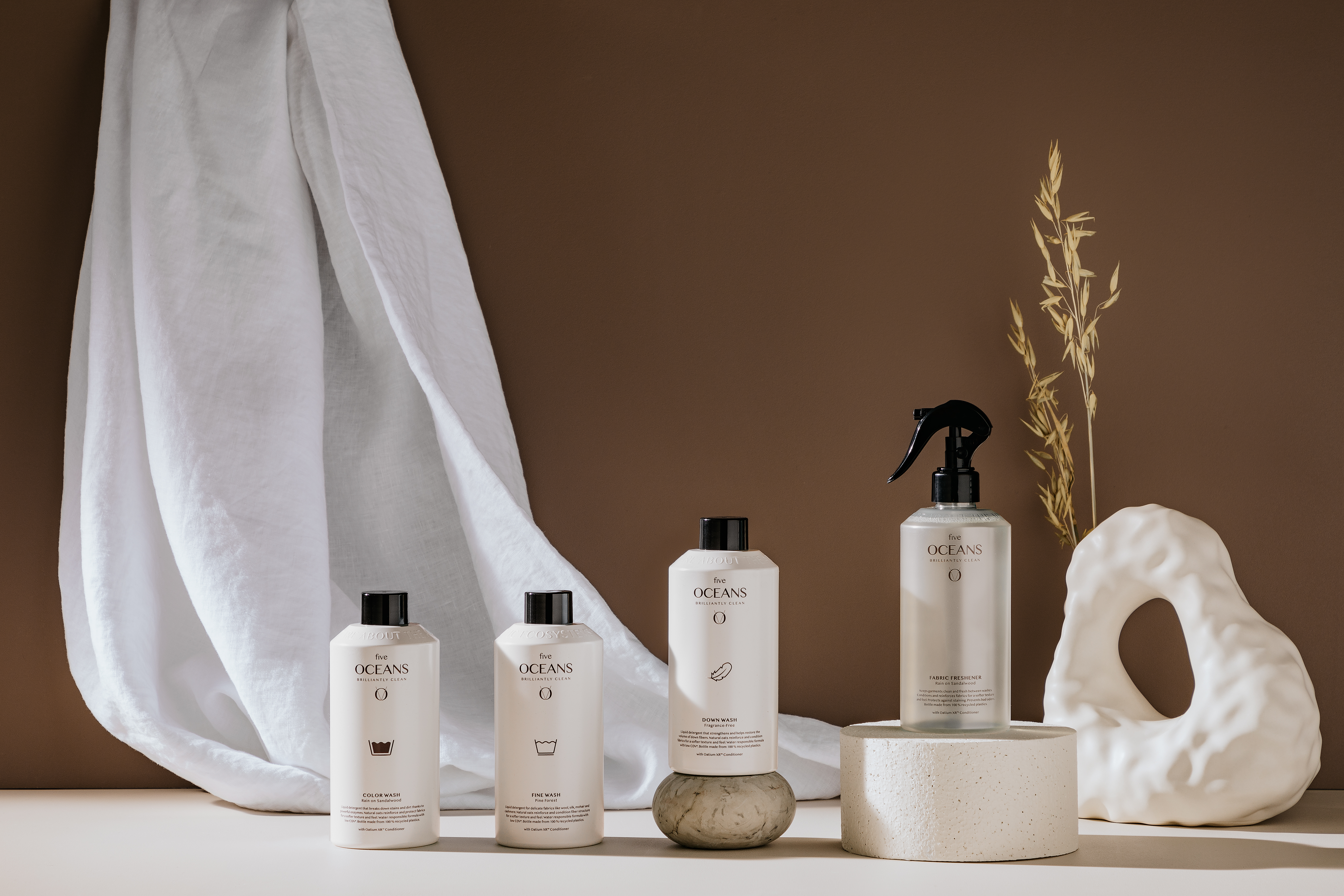 PET-flasker i forskellige størrelser med pumpe eller skruelåg