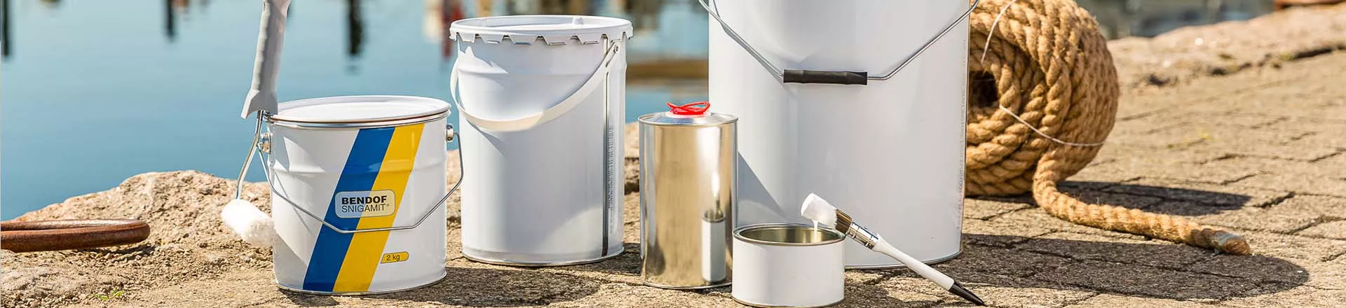 metallspann med lokk og trykk i ulike størrelser