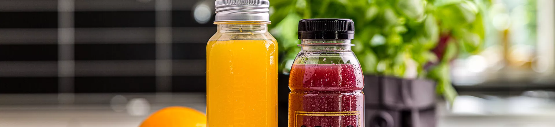 Smoothieflaske i PET, som passer til både juice, smoothies og andre drikke