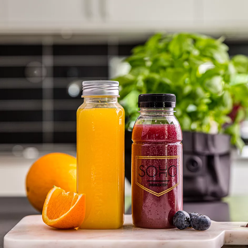 Smoothieflaska i PET som passar för både juicer, smooties och annan dryck