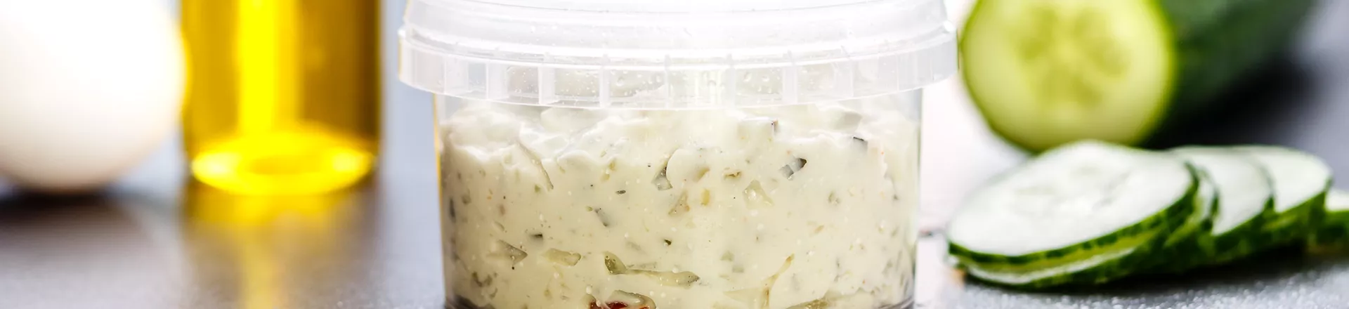 Salatglas i plastik til salater og røre