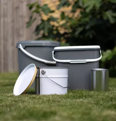 Malingsbøtte med lokk laget av resirkulert materiale